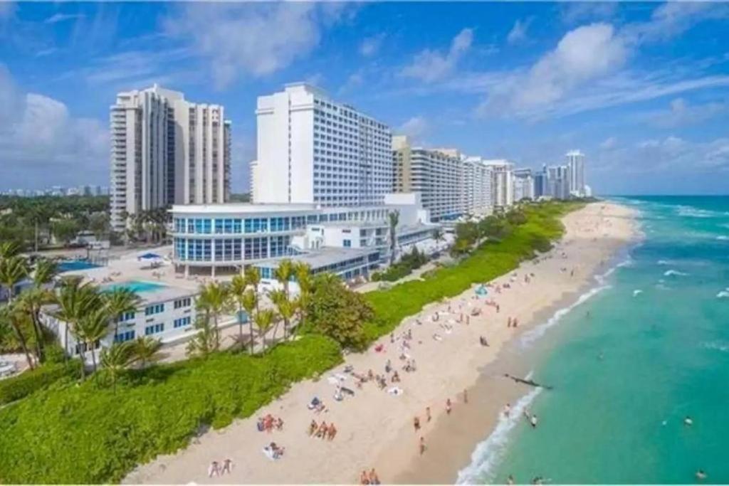 Modern Studio In Miami Beach Aparthotel Exterior photo